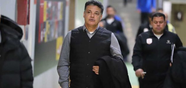 وكيله لـ في الجول: إيهاب جلال مستمر مع فاركو